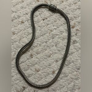Magnetic necklaces chain